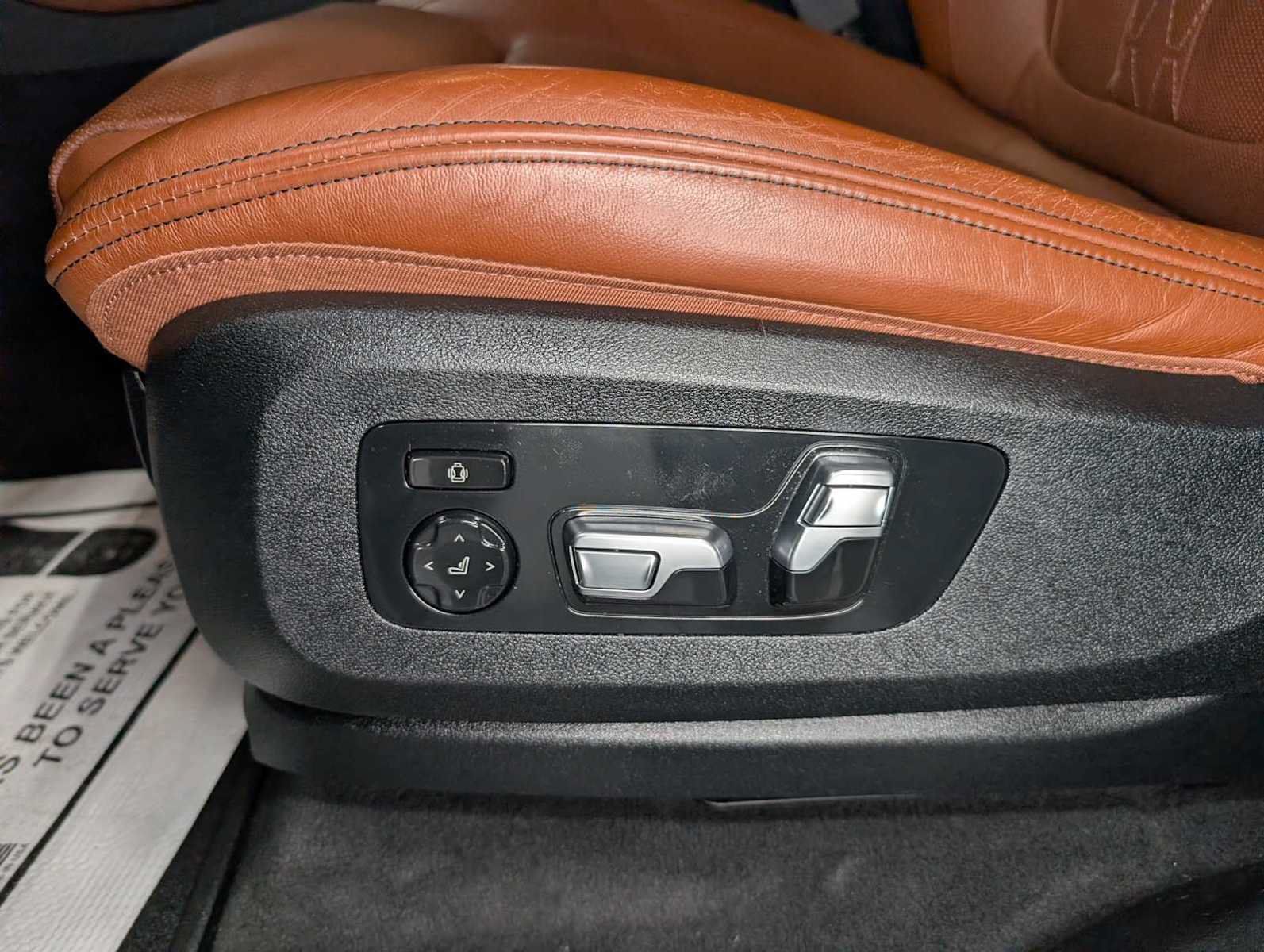 Used 2024 BMW X5 M60i AWD/4WD image 38