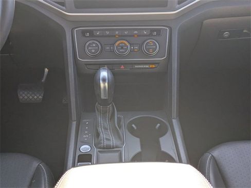 Certified 2021 Volkswagen Atlas Cross Sport SE w/ Panoramic Sunroof Package image 20