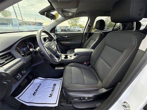 Certified 2023 GMC Acadia SLE w/ Driver Convenience Package image 18