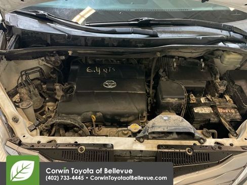 Used 2015 Toyota Sienna XLE image 14