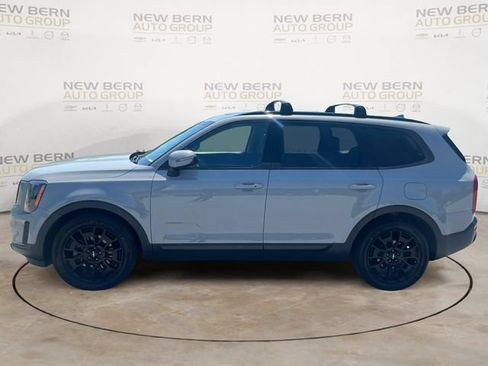 Used 2022 Kia Telluride EX w/ EX Premium Package AWD/4WD image 2