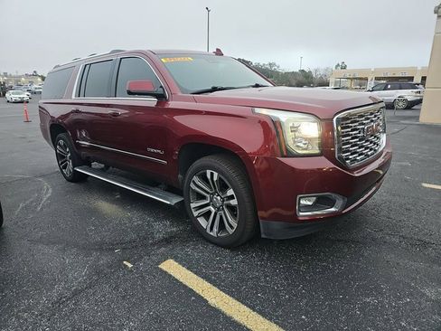 Used 2019 GMC Yukon XL Denali w/ Denali Ultimate Package image 3