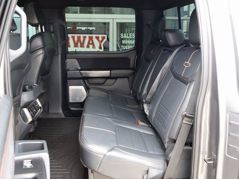 Used 2023 Ford F250 Platinum w/ FX4 Off-Road Package image 30