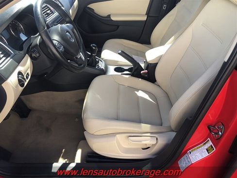 Used 2012 Volkswagen Jetta SE FWD image 11