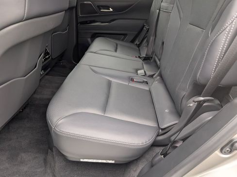 Used 2025 Lexus LX 600 4WD w/ Accessory Package (2T) image 13