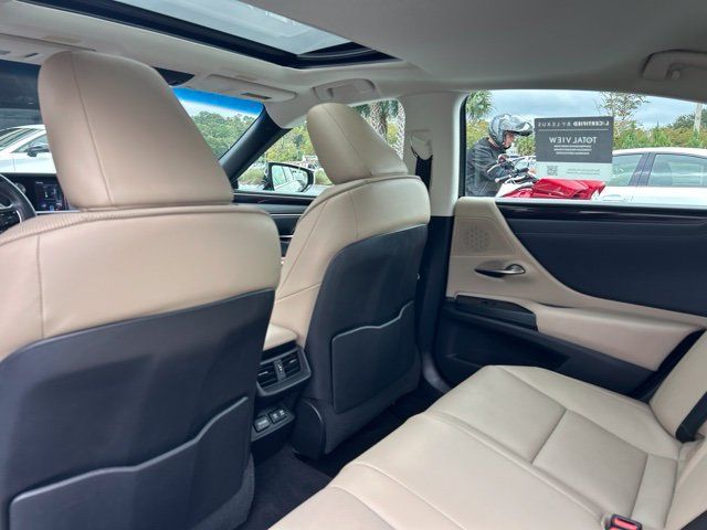 Used 2020 Lexus ES 300h w/ Premium Package FWD image 7
