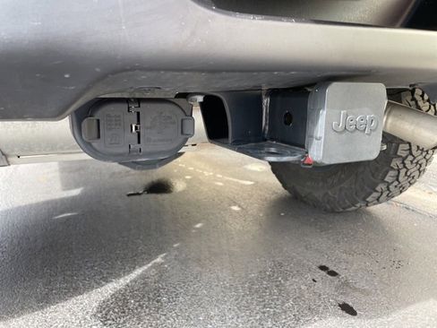 Certified 2024 Jeep Wrangler Willys image 11