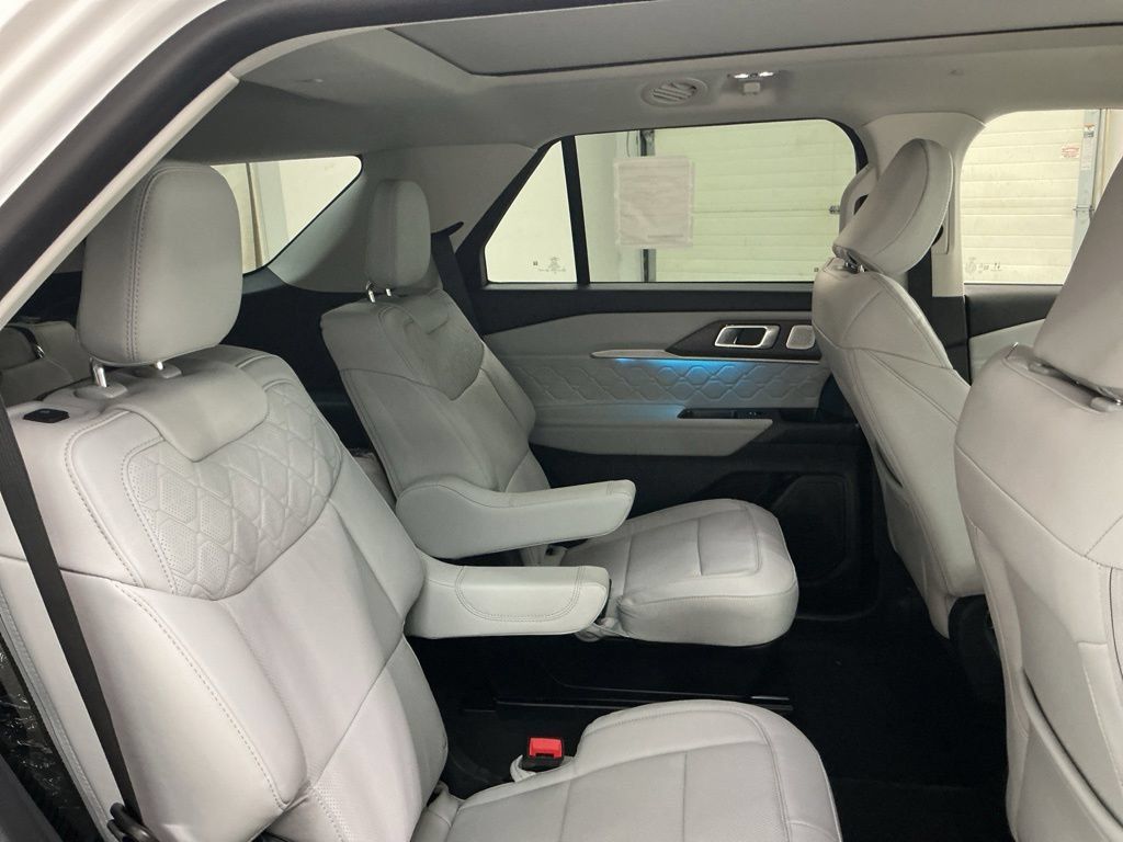 New 2026 Ford Explorer Platinum w/ LUX Leather Package AWD/4WD image 42