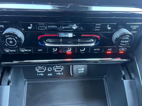 New 2026 Jeep Grand Cherokee Laredo image 4