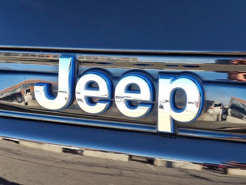 Used 2022 Jeep Grand Cherokee Limited 4xe image 29