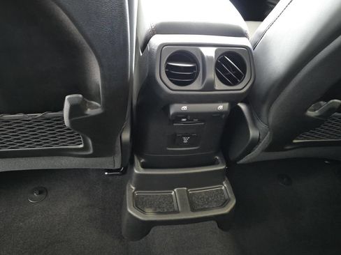 New 2025 Jeep Wrangler Unlimited Rubicon w/ Convenience Group AWD/4WD image 14