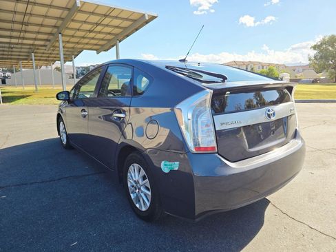 Used 2014 Toyota Prius Plug-In Hybrid image 6