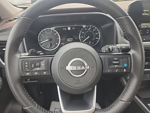 Used 2023 Nissan Rogue SL AWD/4WD image 15