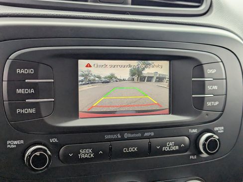 Used 2016 Kia Soul + image 25