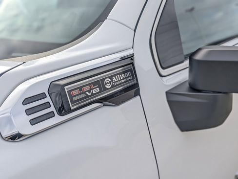 New 2026 GMC Sierra 2500 SLE image 11