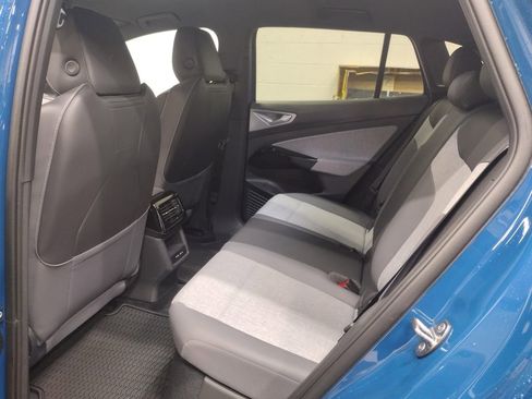 New 2025 Volkswagen ID.4 Pro image 21