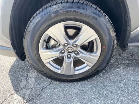 Used 2025 Toyota RAV4 XLE image 31