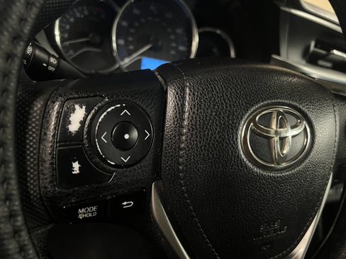 Used 2016 Toyota Corolla LE FWD image 17