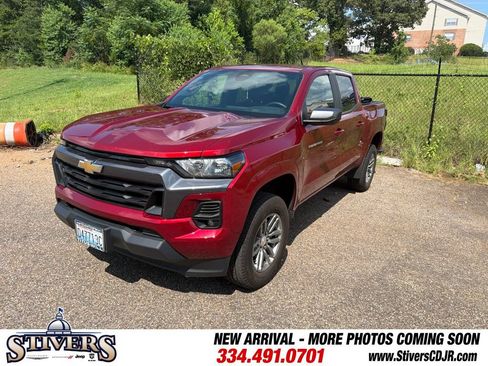 Used 2023 Chevrolet Colorado LT w/ LT Convenience Package AWD/4WD image 4