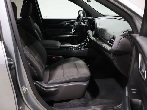 Used 2024 Chevrolet Traverse LT image 23