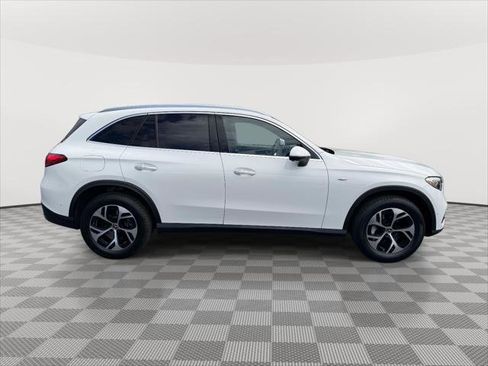 Used 2025 Mercedes-Benz GLC 350e 4MATIC image 3