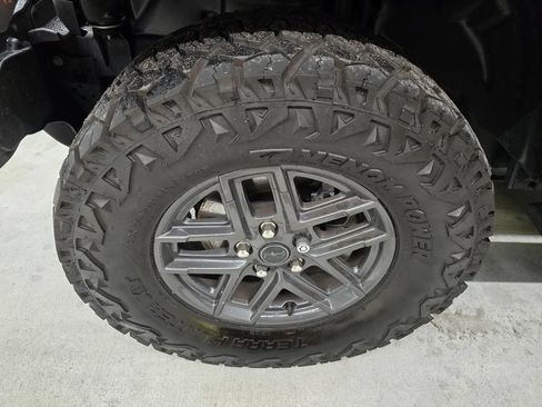 Used 2025 Jeep Gladiator Sport AWD/4WD image 10
