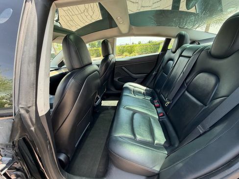Used 2022 Tesla Model 3 RWD image 10