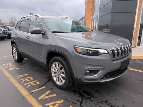 Used 2021 Jeep Cherokee Limited image 2