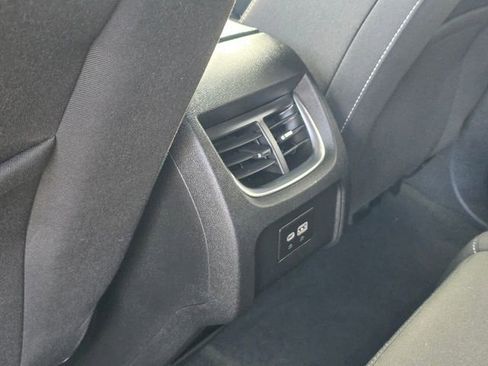 Used 2025 Chevrolet Blazer LT AWD/4WD image 19