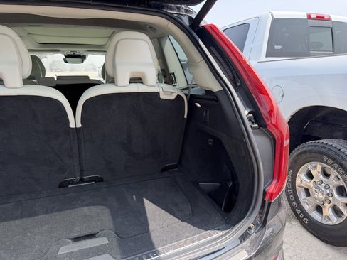 Used 2021 Volvo XC90 T6 Momentum w/ Climate Package AWD/4WD image 5
