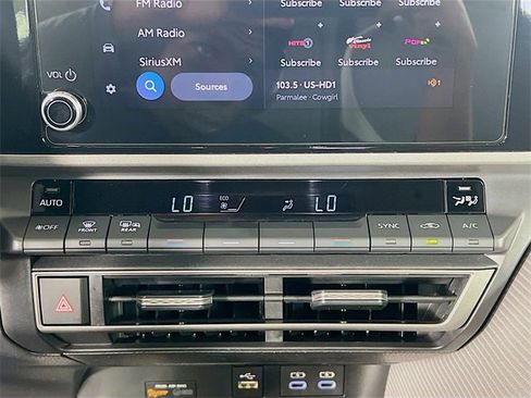 Used 2025 Toyota Camry SE image 22