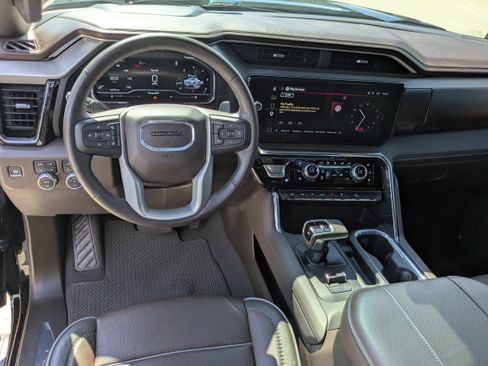 Used 2025 GMC Sierra 1500 Denali w/ Denali Reserve Package AWD/4WD image 10