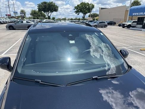 Used 2023 Volkswagen Tiguan SE R-Line FWD image 4