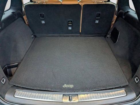 Used 2022 Jeep Grand Cherokee Summit image 6