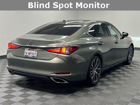 Certified 2024 Lexus ES 350 w/ Premium Package image 6