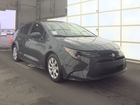 Used 2024 Toyota Corolla LE image 2