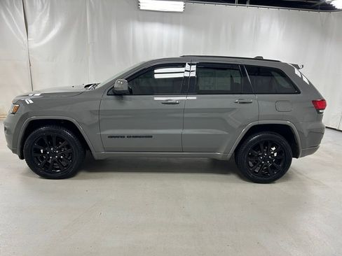 Used 2020 Jeep Grand Cherokee Altitude AWD/4WD image 8