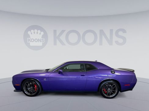 Used 2023 Dodge Challenger SRT Hellcat RWD image 2
