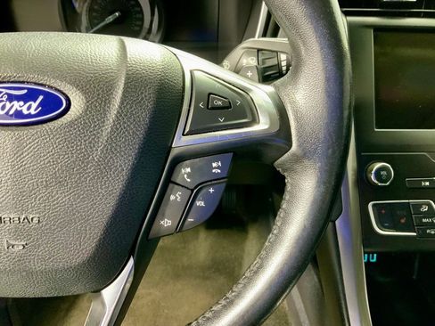 Used 2019 Ford Fusion SEL image 26