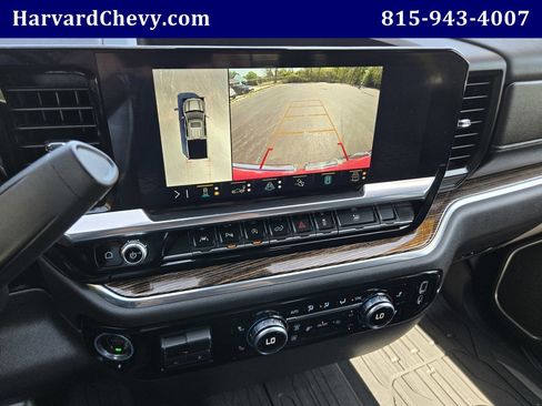 Used 2023 GMC Sierra 1500 SLE w/ Preferred Package AWD/4WD image 9
