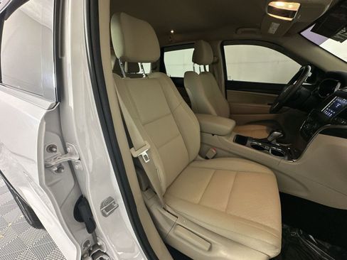 Used 2021 Jeep Grand Cherokee Laredo RWD image 27