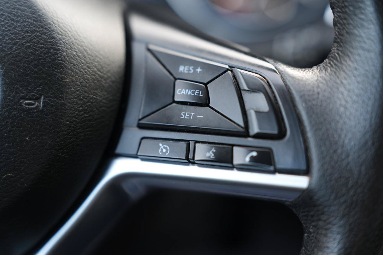 Used 2019 Nissan Rogue SV AWD/4WD image 14