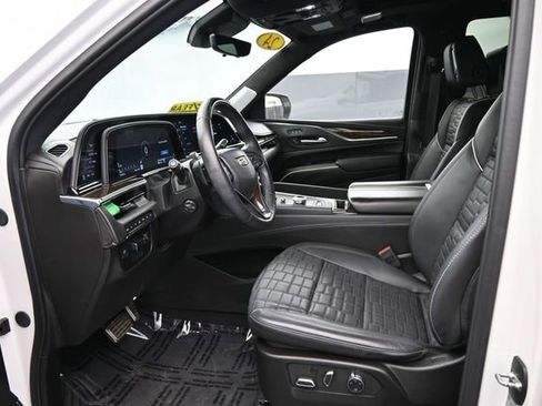 Used 2024 Cadillac Escalade Sport Platinum w/ LPO, Floor Liner Package AWD/4WD image 16