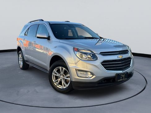 Used 2017 Chevrolet Equinox LT w/ Convenience Package image 3