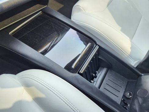 Used 2019 Tesla Model S AWD image 28