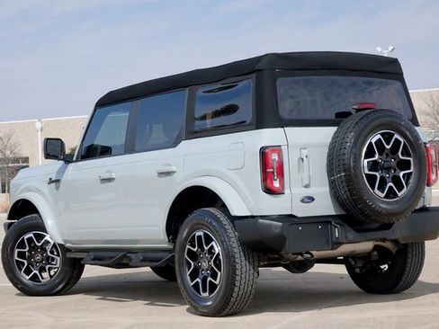Used 2023 Ford Bronco Outer Banks image 6