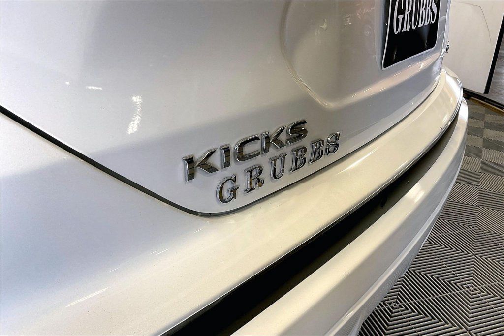 Used 2023 Nissan Kicks SV FWD image 38