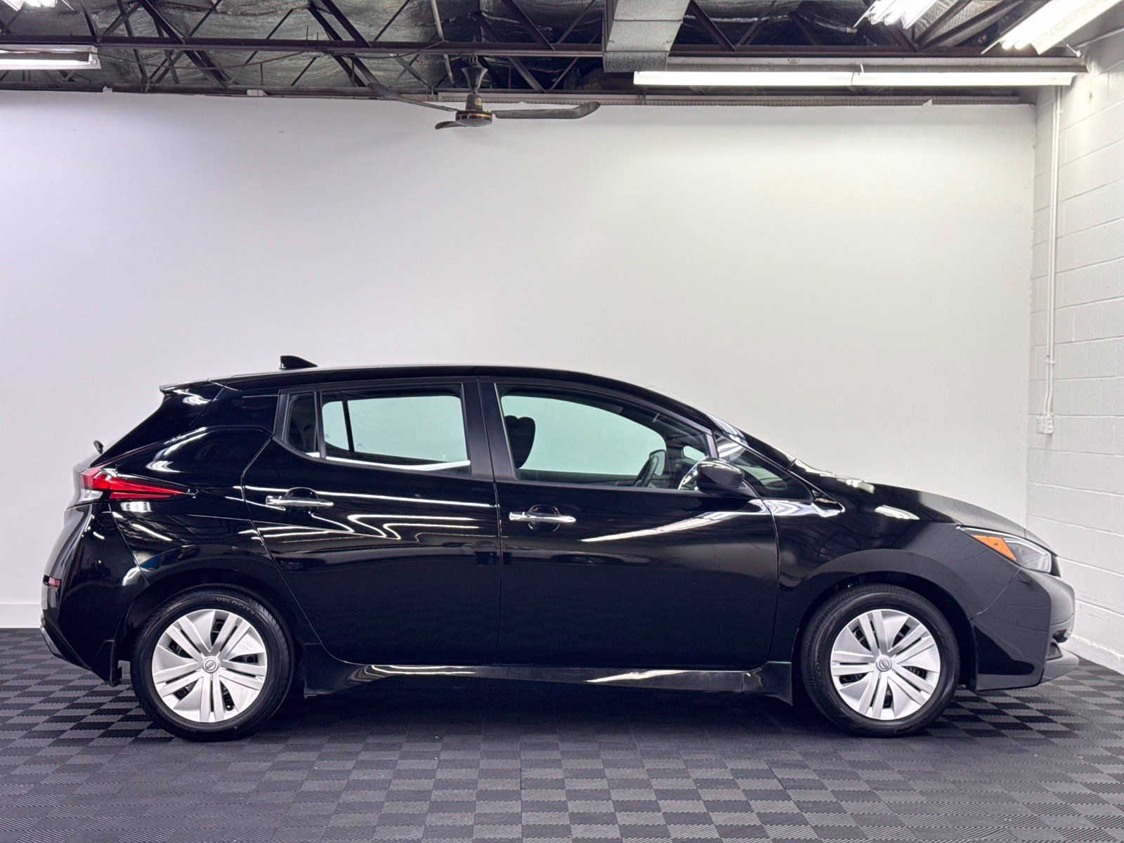 Certified 2023 Nissan Leaf S FWD image 5