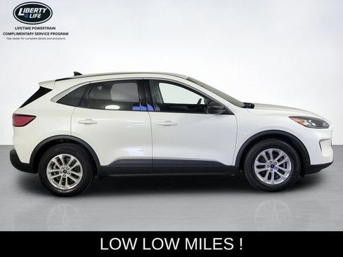 Used 2022 Ford Escape SE w/ Cold Weather Package FWD image 4
