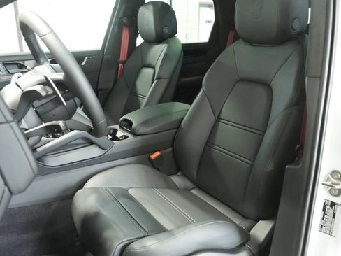 New 2026 Porsche Cayenne GTS image 5